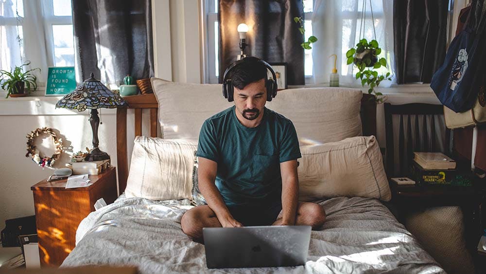 4 Tips To Be More Productive (& Healthy) Working From Home